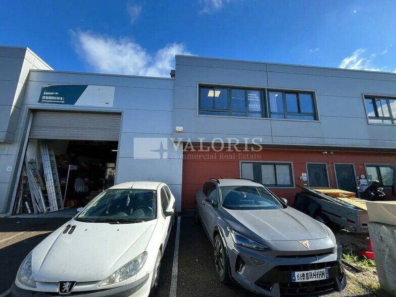 Flex in Aix-en-Provence for lease - Building Photo - Image 2 of 11