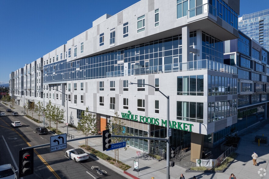 3321 S La Cienega Blvd, Los Angeles, CA for lease - Primary Photo - Image 1 of 6