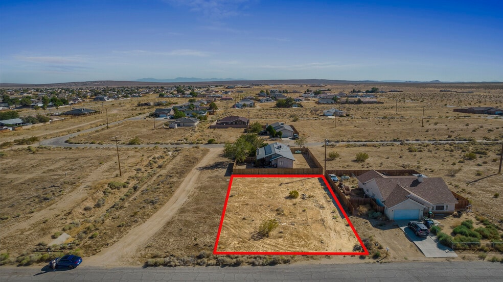 7850 Bay Ave, California City, CA à vendre - Photo du bâtiment - Image 1 de 6