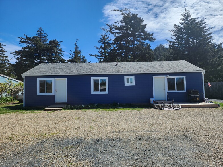 819 12th St, Port Orford, OR à vendre - Photo principale - Image 1 de 14