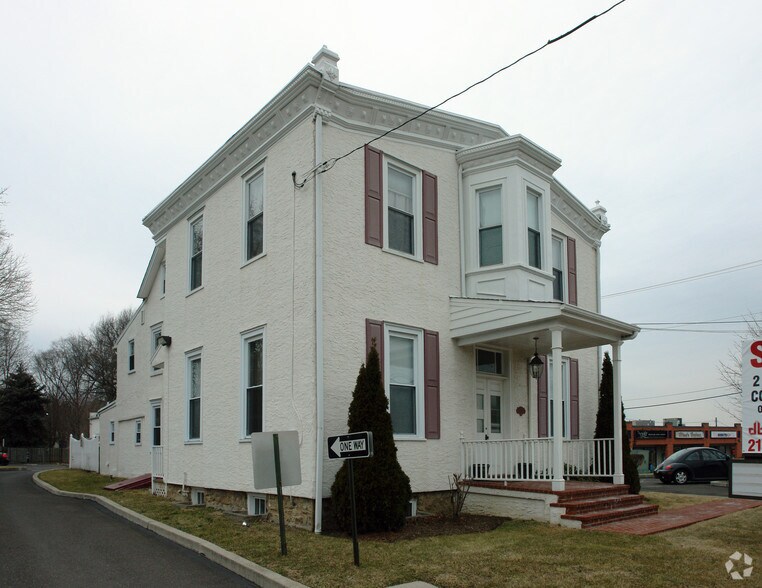 833 N Bethlehem Pike, Ambler, PA à vendre - Photo principale - Image 1 de 4