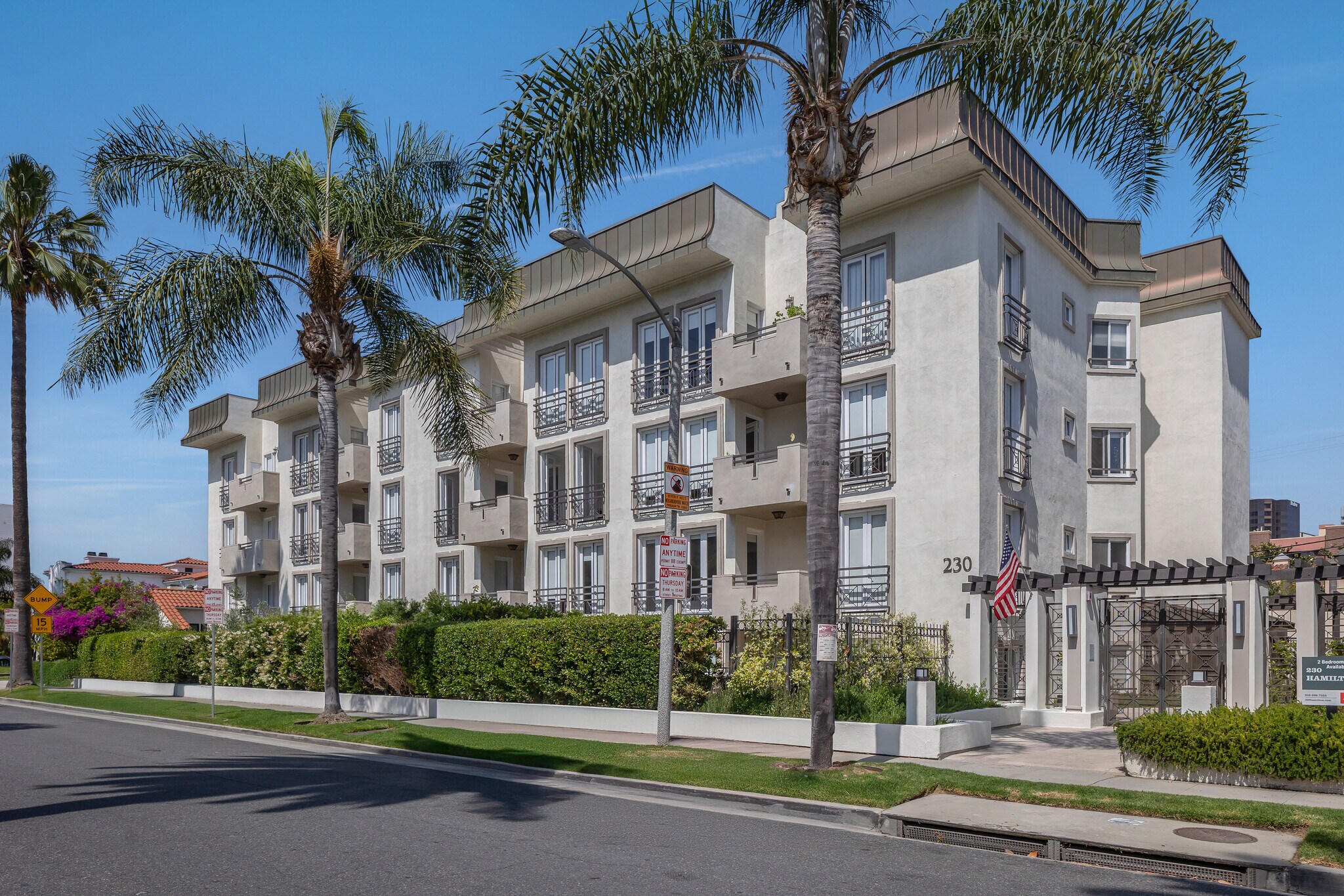 230 S Hamilton Dr, Beverly Hills, CA à vendre Photo du bâtiment- Image 1 de 1