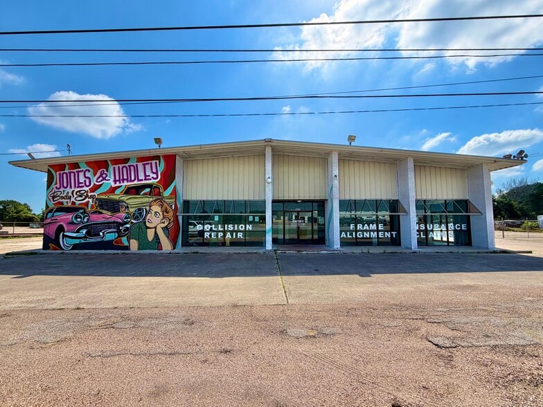 1417 S Velasco St, Angleton, TX à vendre - Photo du bâtiment - Image 2 de 12