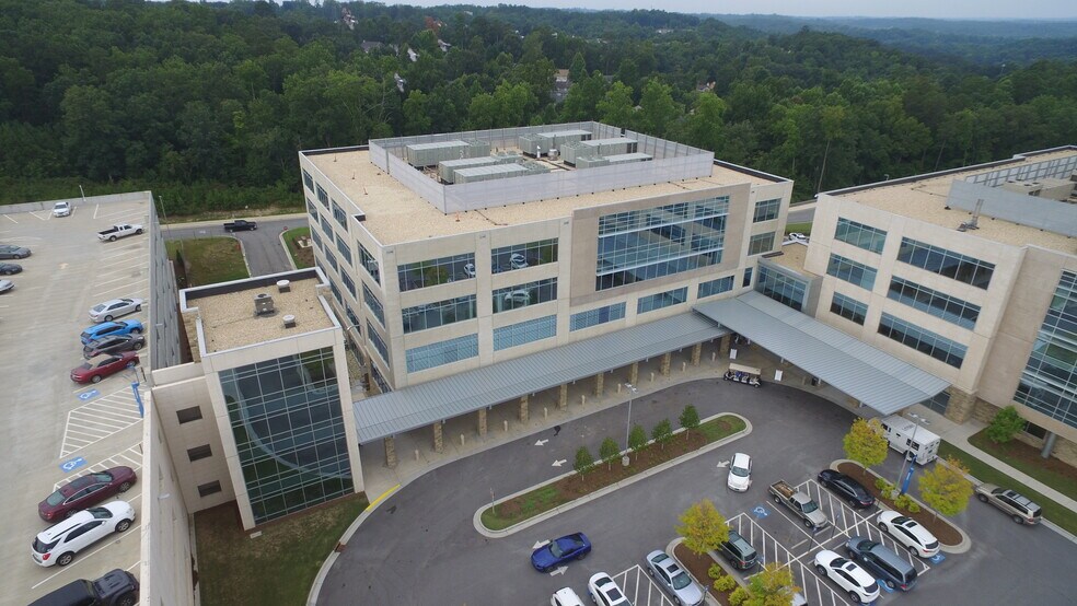 460 Northside Cherokee Blvd, Canton, GA à louer - Photo du bâtiment - Image 3 de 7