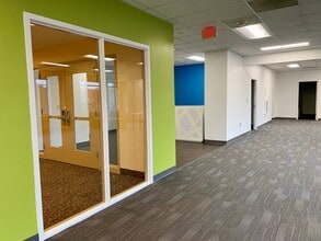 575 S Charles St, Baltimore, MD à louer Photo intérieure- Image 2 de 8