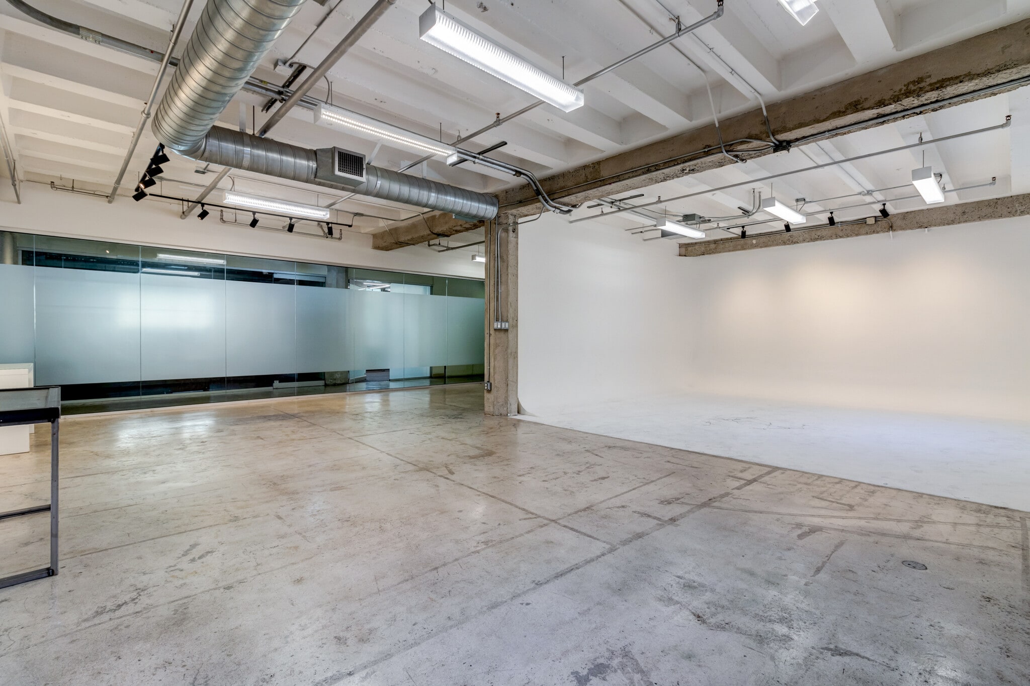 833 S Spring St, Los Angeles, CA for lease Interior Photo- Image 1 of 8