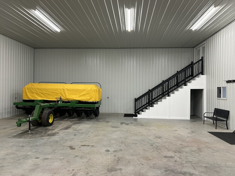 7754 S State Route 73, Wilmington, OH for sale - Interior Photo - Image 2 of 21