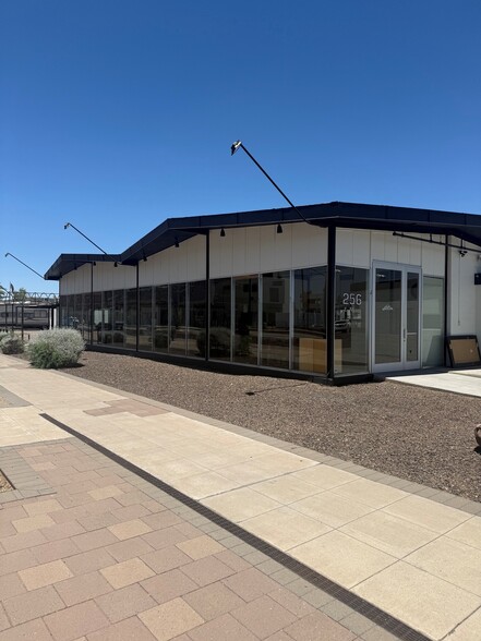 256 E Main St, Mesa, AZ à louer - Photo principale - Image 1 de 9