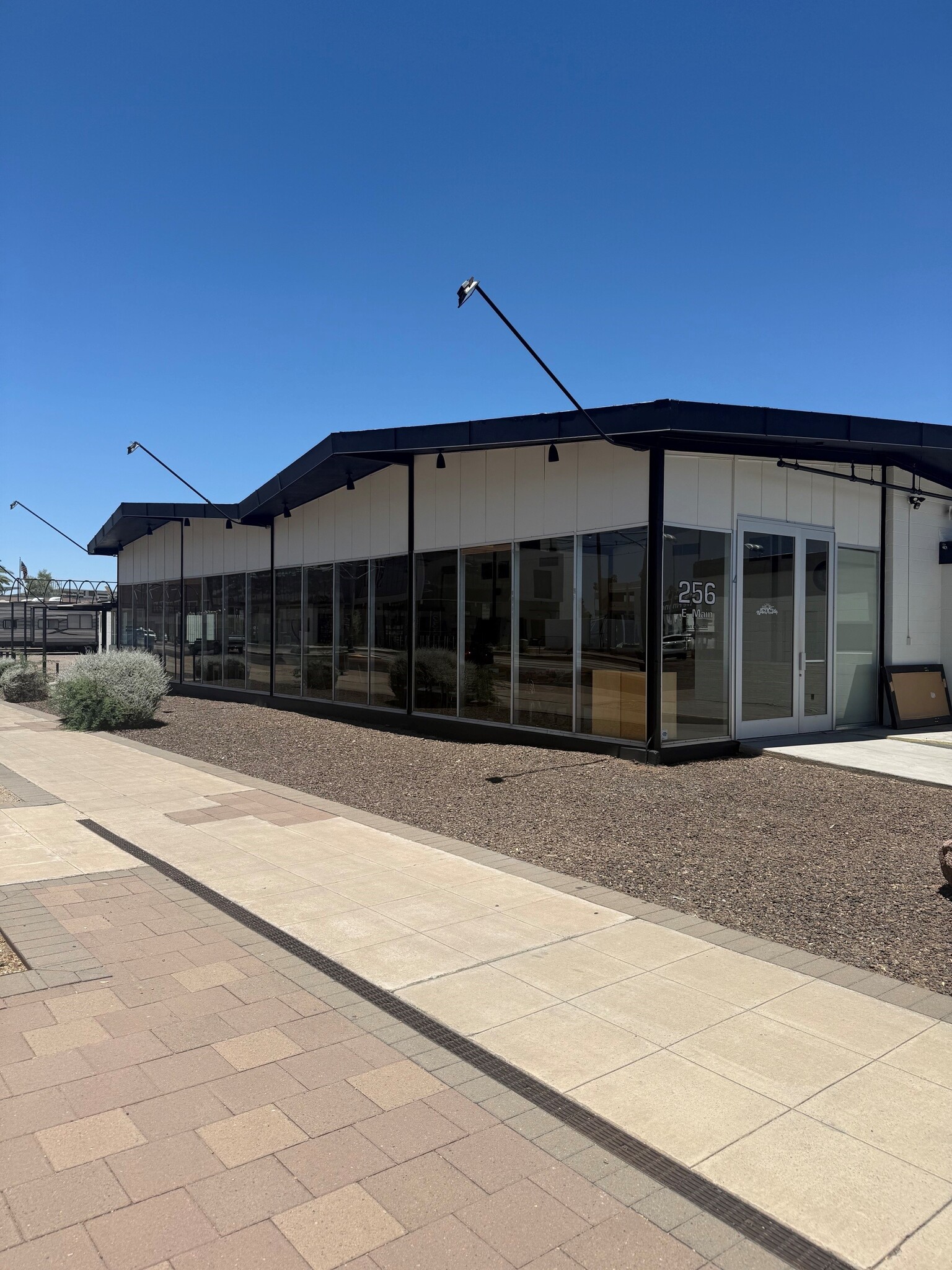 256 E Main St, Mesa, AZ for lease Primary Photo- Image 1 of 10