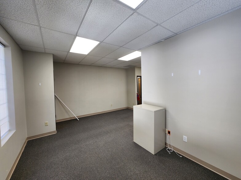 4122 Keaton Crossing Blvd, O'Fallon, MO for lease - Interior Photo - Image 3 of 14