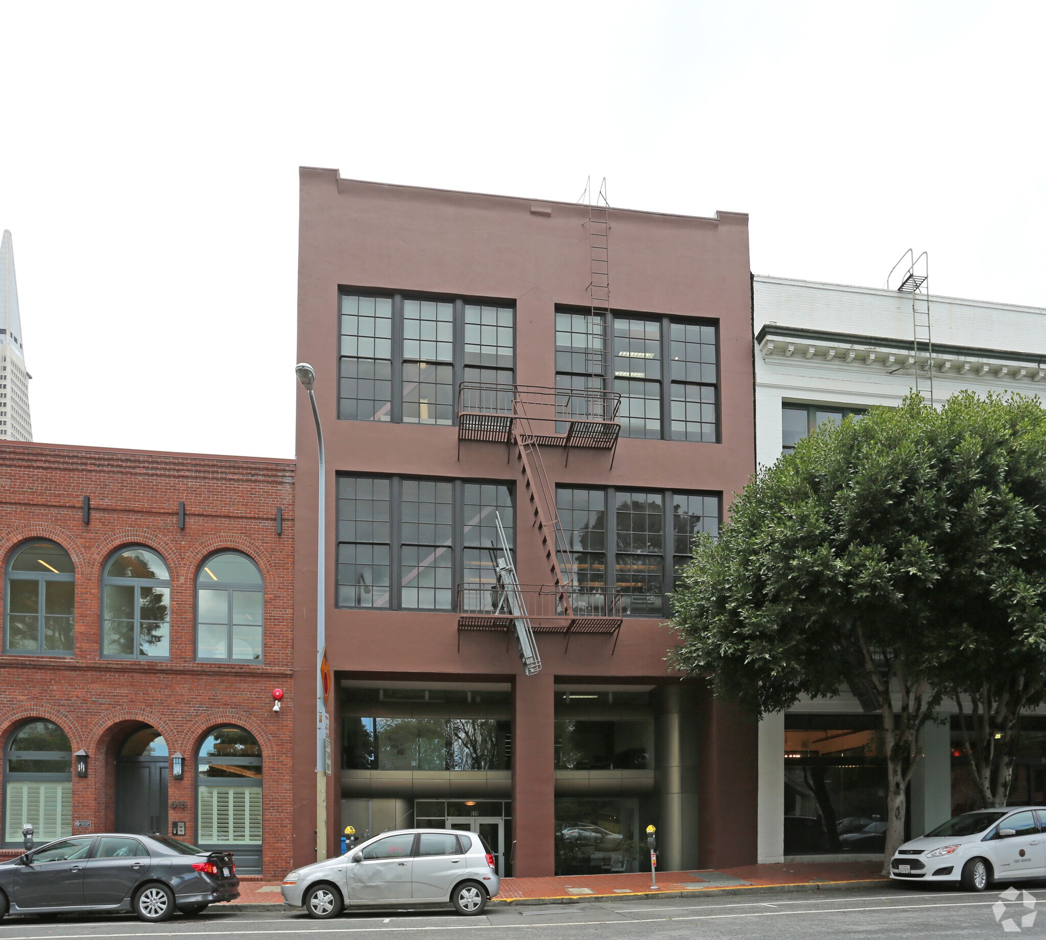 639 Front St, San Francisco, CA à louer Photo principale- Image 1 de 14