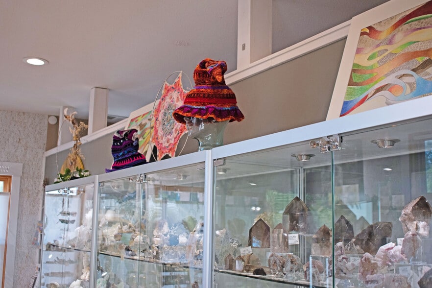 119 S Cloverdale Blvd, Cloverdale, CA for sale - Interior Photo - Image 2 of 15