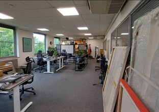 Broadway, Letchworth Garden City for lease Interior Photo- Image 1 of 2