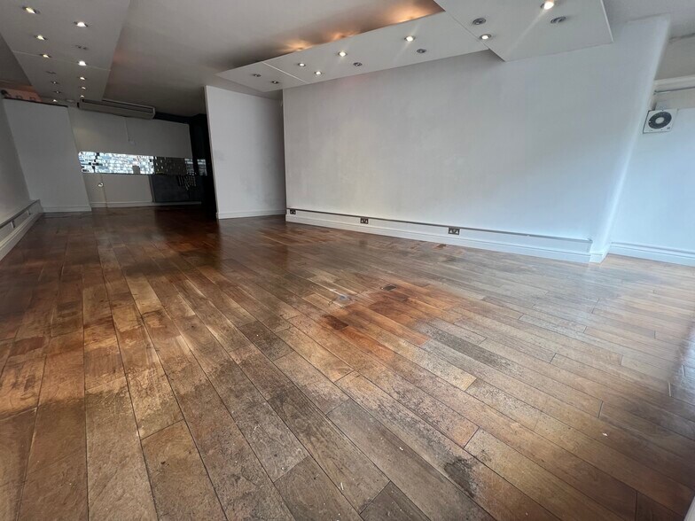 25 High Street, Saffron Walden à vendre - Photo intérieure - Image 2 de 3