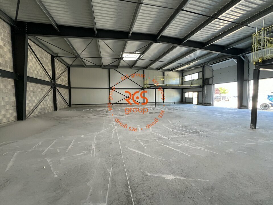 Flex in Blanquefort for sale Building Photo- Image 1 of 6