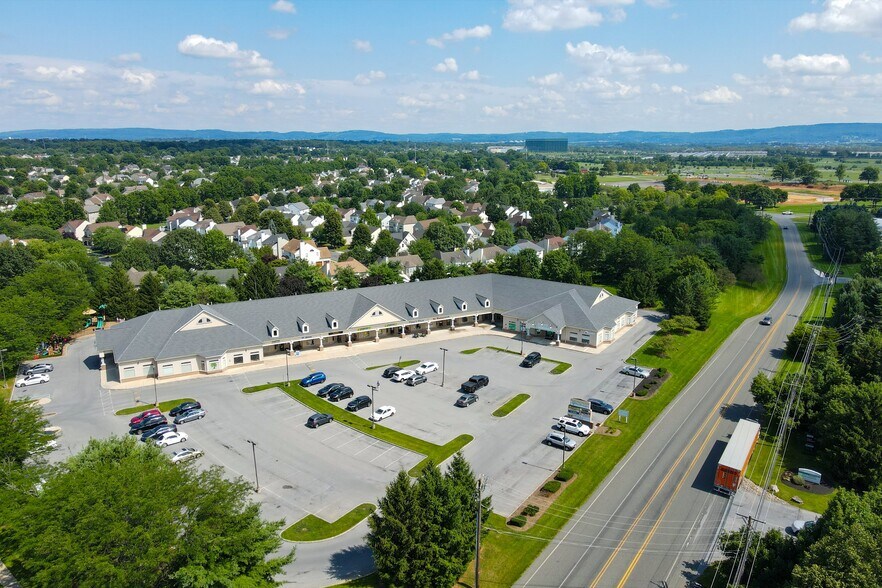 6750 Iroquois Trl, Allentown, PA à louer - Photo du bâtiment - Image 3 de 4