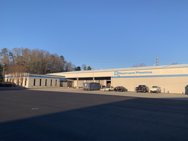 4158 Appalachian Way, Knoxville, TN for lease - Building Photo - Image 1 of 5