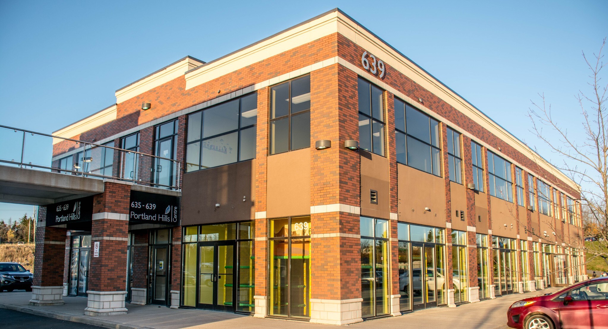 635-639 Portland Hills Dr, Halifax, NS à vendre Photo du bâtiment- Image 1 de 1