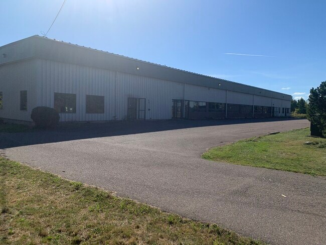 Plus de détails pour 32 Paint St, Port Hawkesbury, NS - Bureau, Industriel à louer