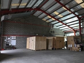 Travellers Ln, North Mymms for lease Interior Photo- Image 2 of 3