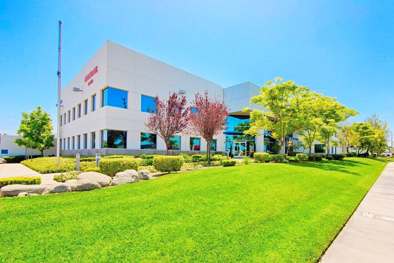 2430 S Grand Ave, Santa Ana, CA à vendre Photo du bâtiment- Image 1 de 1