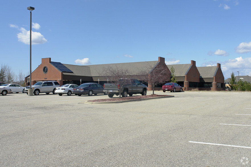 3205 Eagle Crest Dr Ne, Grand Rapids, MI for lease - Building Photo - Image 1 of 2