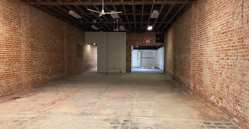 4875 W Washington Blvd, Los Angeles, CA à louer - Photo du bâtiment - Image 3 de 14