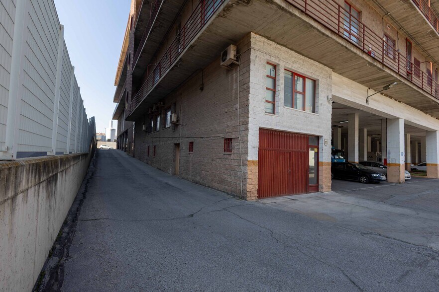 Calle de Albasanz, 14 B, Madrid, Madrid à louer - Photo du bâtiment - Image 2 de 5
