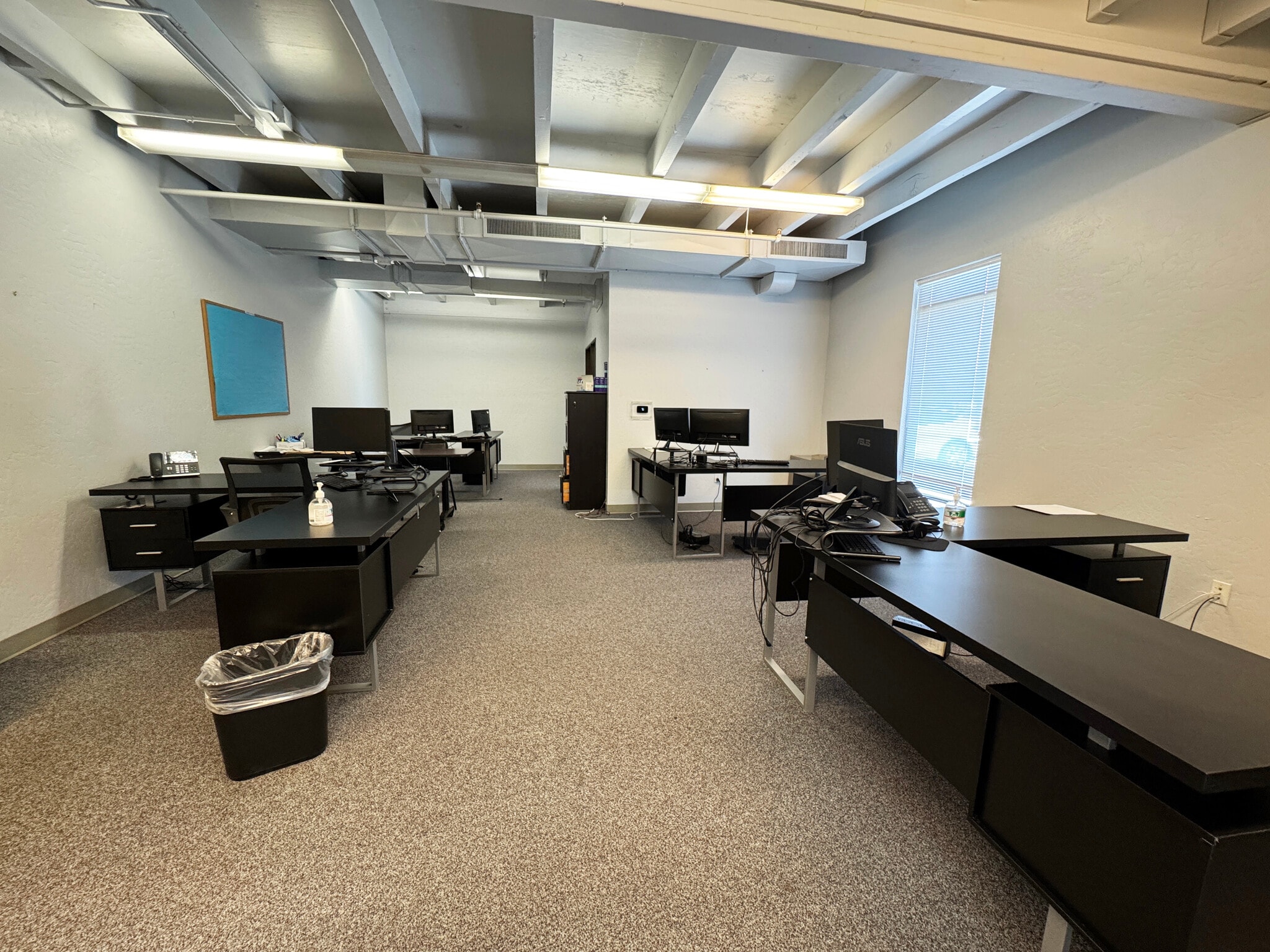 4949 E. Kings Canyon Blvd, Fresno, CA for lease Primary Photo- Image 1 of 18