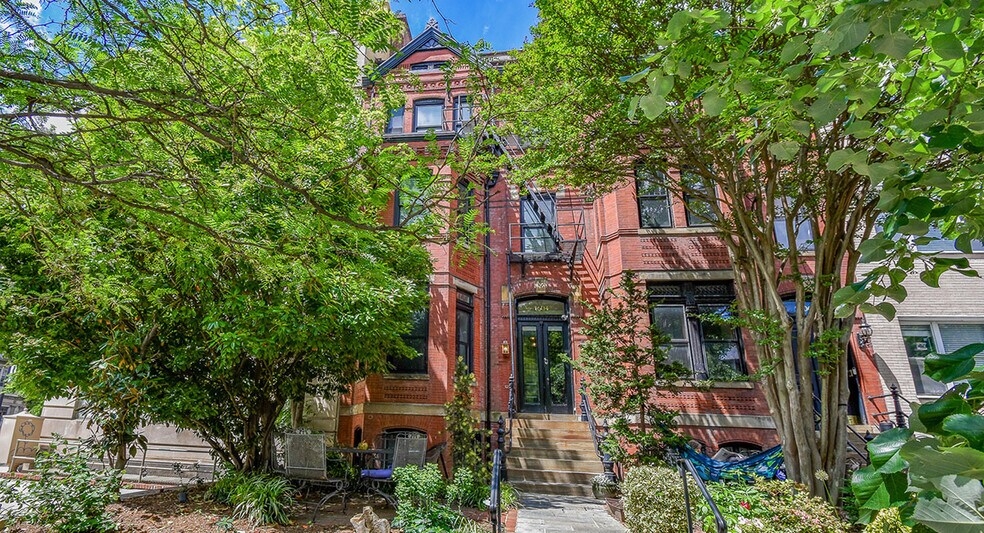 1604 19th St NW, Washington, DC à vendre - Photo du bâtiment - Image 1 de 8