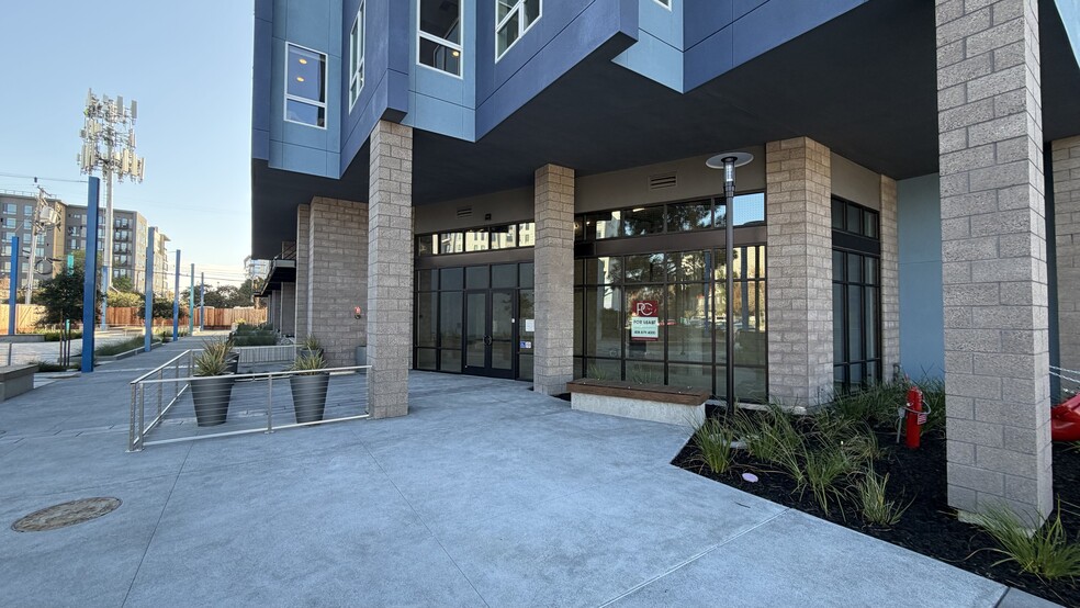 2310 Calle del Mundo, Santa Clara, CA for lease - Building Photo - Image 2 of 8