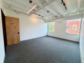 1801 W Berteau Ave, Chicago, IL à louer Photo intérieure- Image 1 de 4
