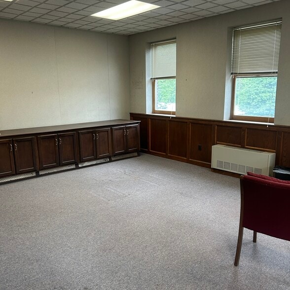 1200 Converse St, Longmeadow, MA for lease - Interior Photo - Image 3 of 9
