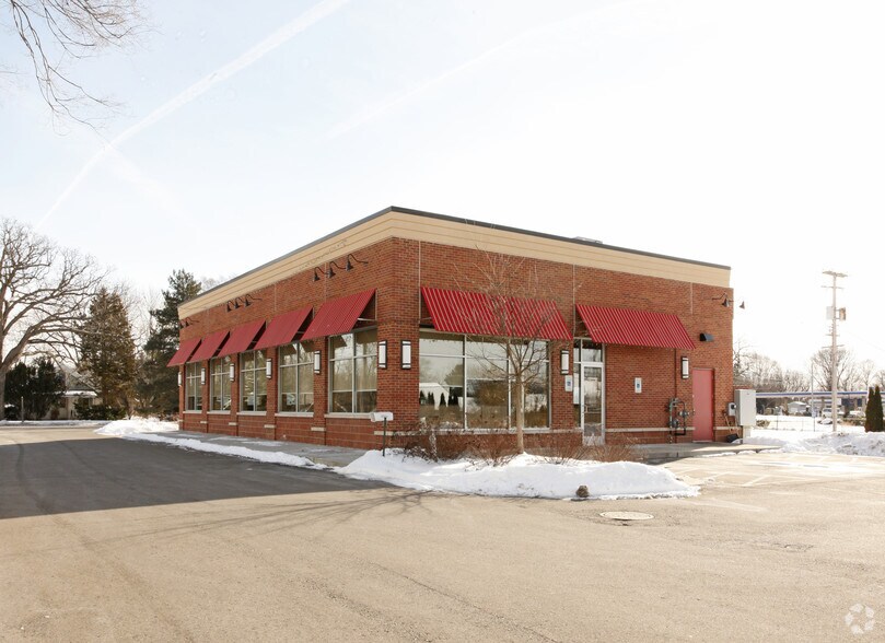 7570 E M-36, Whitmore Lake, MI for lease - Building Photo - Image 2 of 9