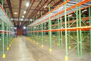 Industrial Warehouse For Lease - Warehouse