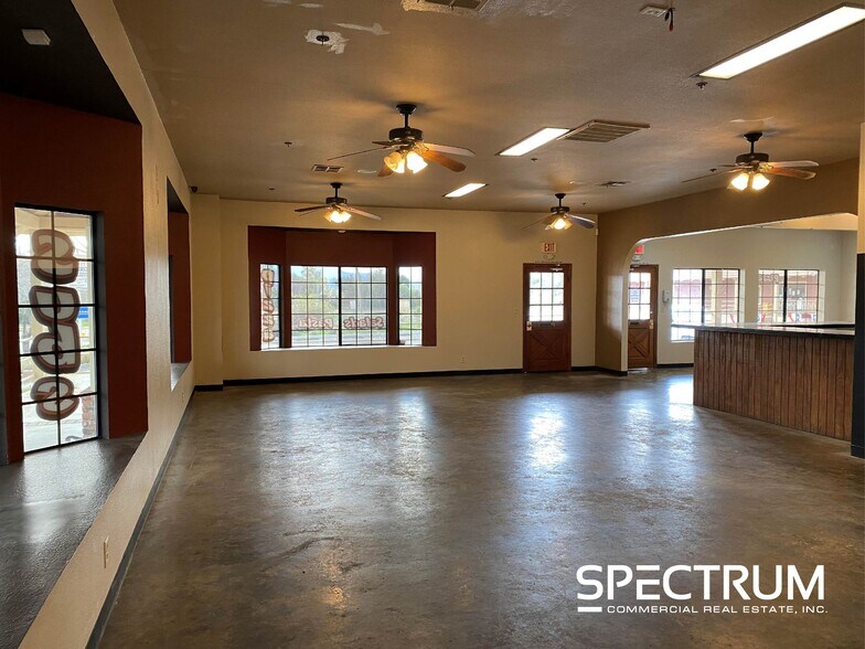 33301-33323 Agua Dulce Canyon Rd, Agua Dulce, CA for lease - Interior Photo - Image 2 of 5