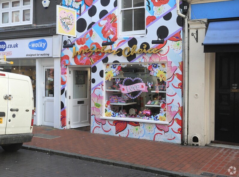 38 Bond St, Brighton à louer - Photo du bâtiment - Image 2 de 2