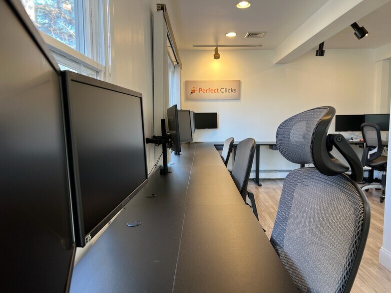 354 Kingston Rd, Parsippany, NJ à louer - Photo du bâtiment - Image 2 de 33