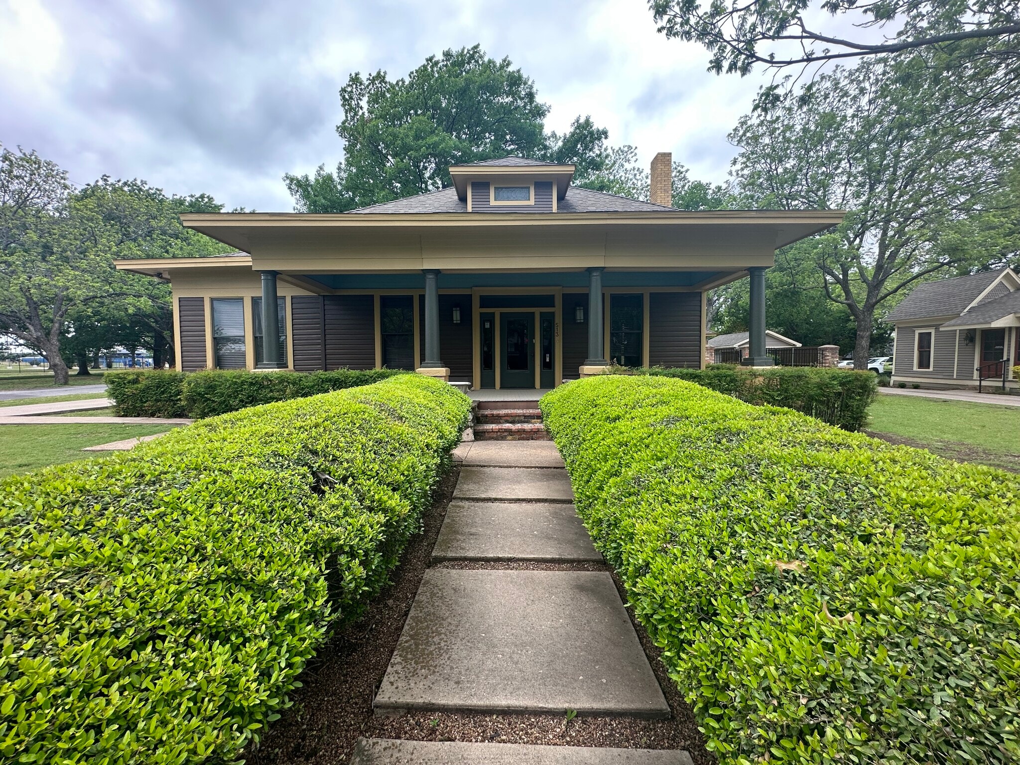 513 S 9th St, Midlothian, TX à louer Photo du bâtiment- Image 1 de 38