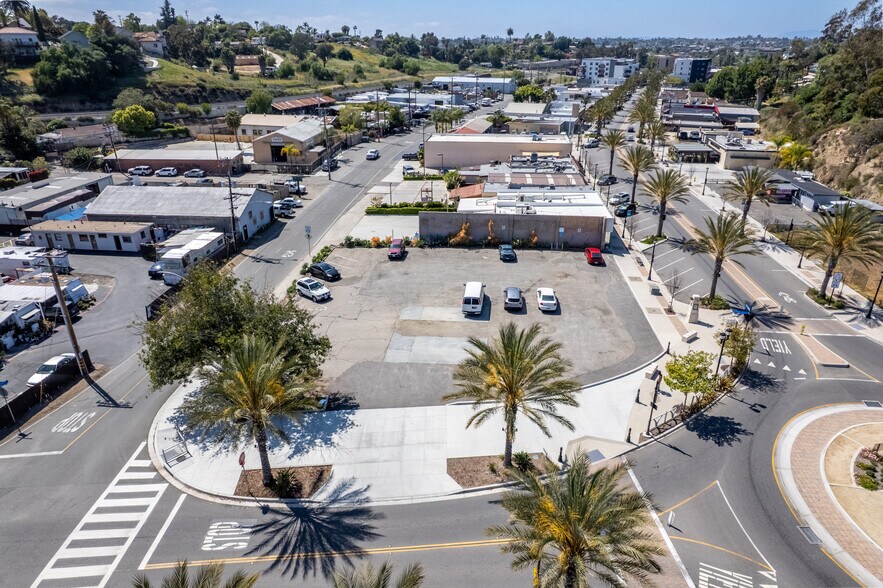 745 S Santa Fe Ave, Vista, CA à vendre - Photo du bâtiment - Image 2 de 14