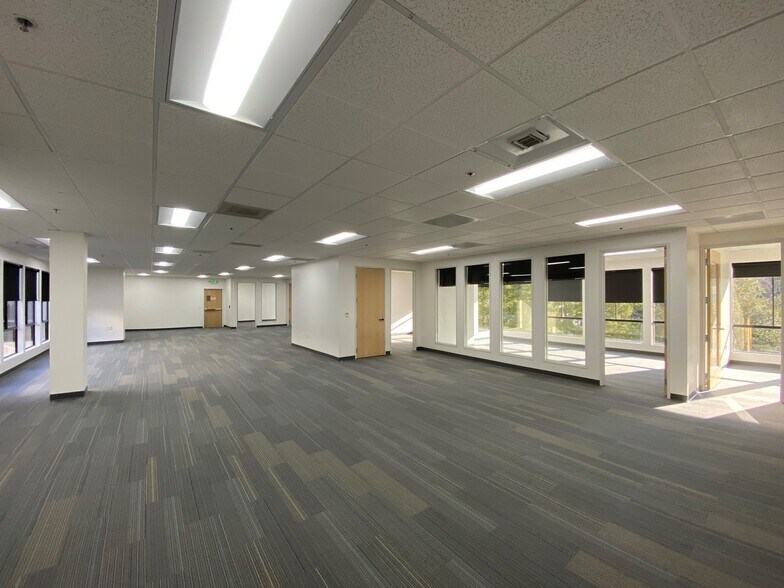 1975 W El Camino Real, Mountain View, CA à louer - Photo intérieure - Image 3 de 21