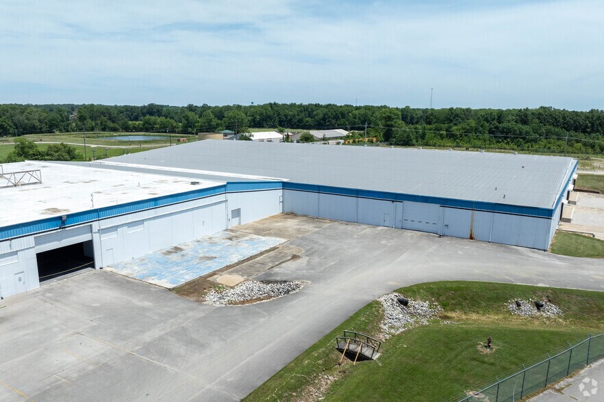 325 12th St SE, Linton, IN à louer - Photo du bâtiment - Image 2 de 22