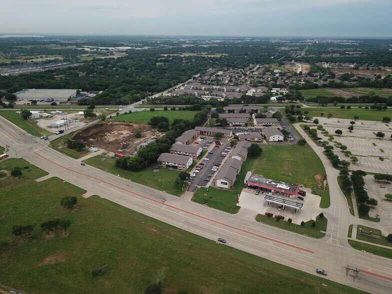 University Dr, Denton, TX à vendre - Photo du bâtiment - Image 2 de 9