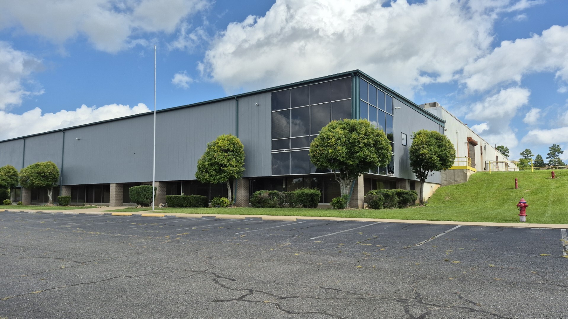 400 Aviation Plz, Hot Springs, AR for lease Building Photo- Image 1 of 17