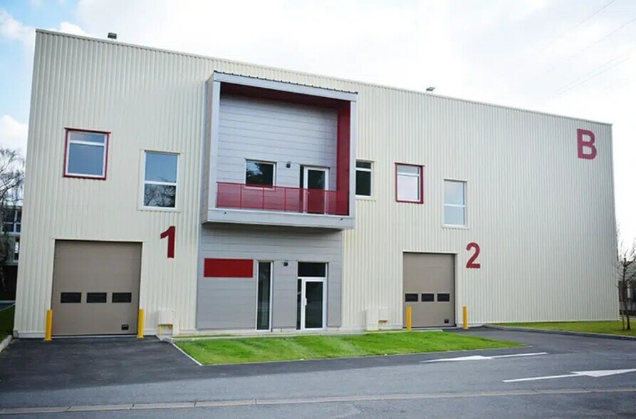 16 Rue Ampère, Pontoise à louer - Photo du bâtiment - Image 1 de 5
