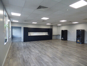 Gorsey Ln, Birmingham for lease Interior Photo- Image 2 of 3