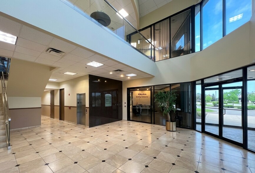 8400 N Sam Houston Pky W, Houston, TX à louer - Photo intérieure - Image 2 de 4