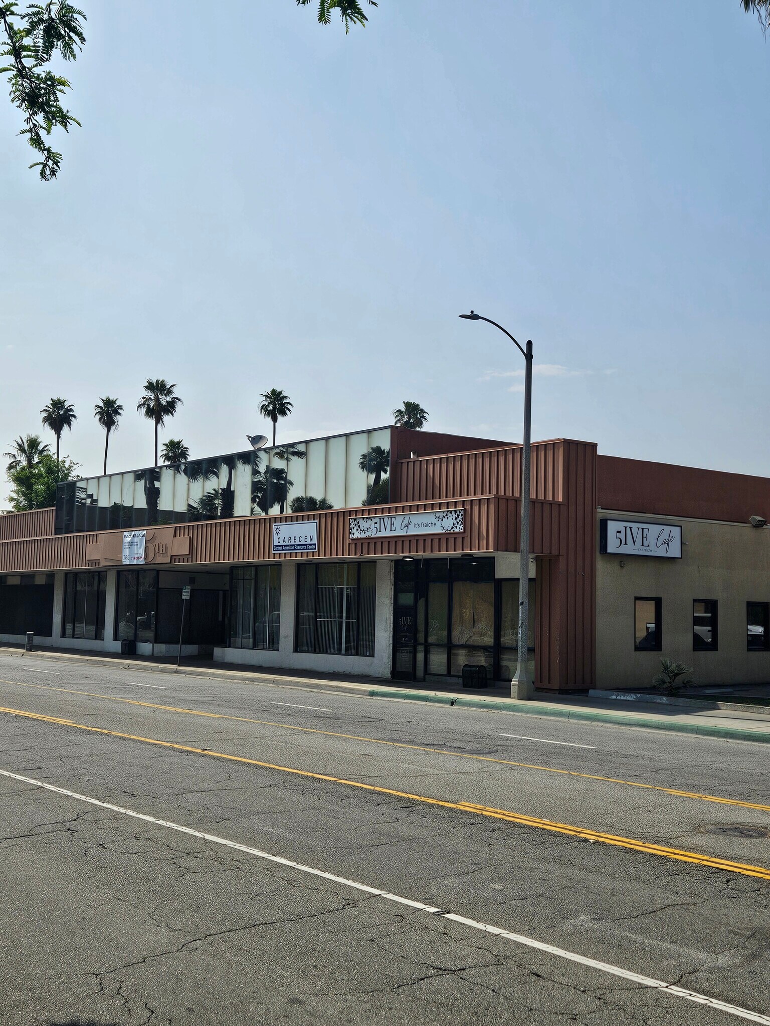 466-474 W 5th St, San Bernardino, CA à louer Photo du bâtiment- Image 1 de 11