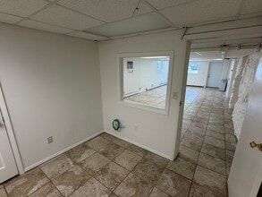 571 High St, Worthington, OH for lease Interior Photo- Image 1 of 5