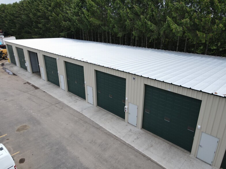 7646 Conifer Ct, De Forest, WI à louer - Photo du bâtiment - Image 2 de 21